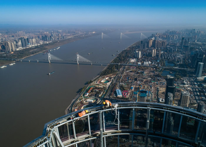 �人���̰���